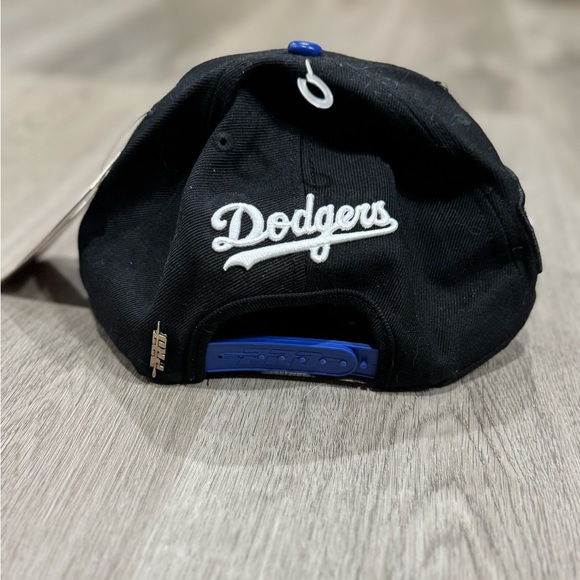 Los Angeles Dodgers 2020 World Champions Snapback Hat Pro Standard Black - Picture 3 of 9